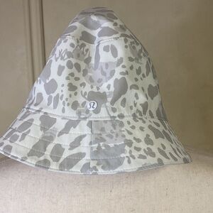 Lululemon Both Ways Reversible Bucket Hat White/Cheetah Camo